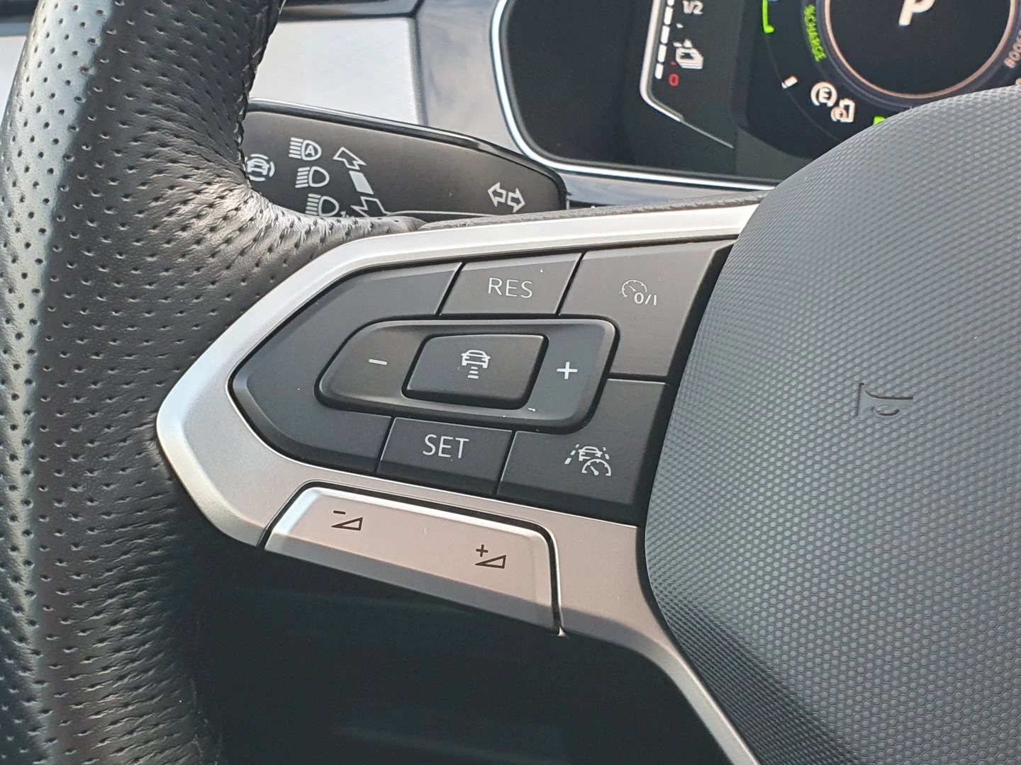 VW Passat GTE Plug-In-Hybrid 1.4 TSI | Mobile.bg � ����������� 15