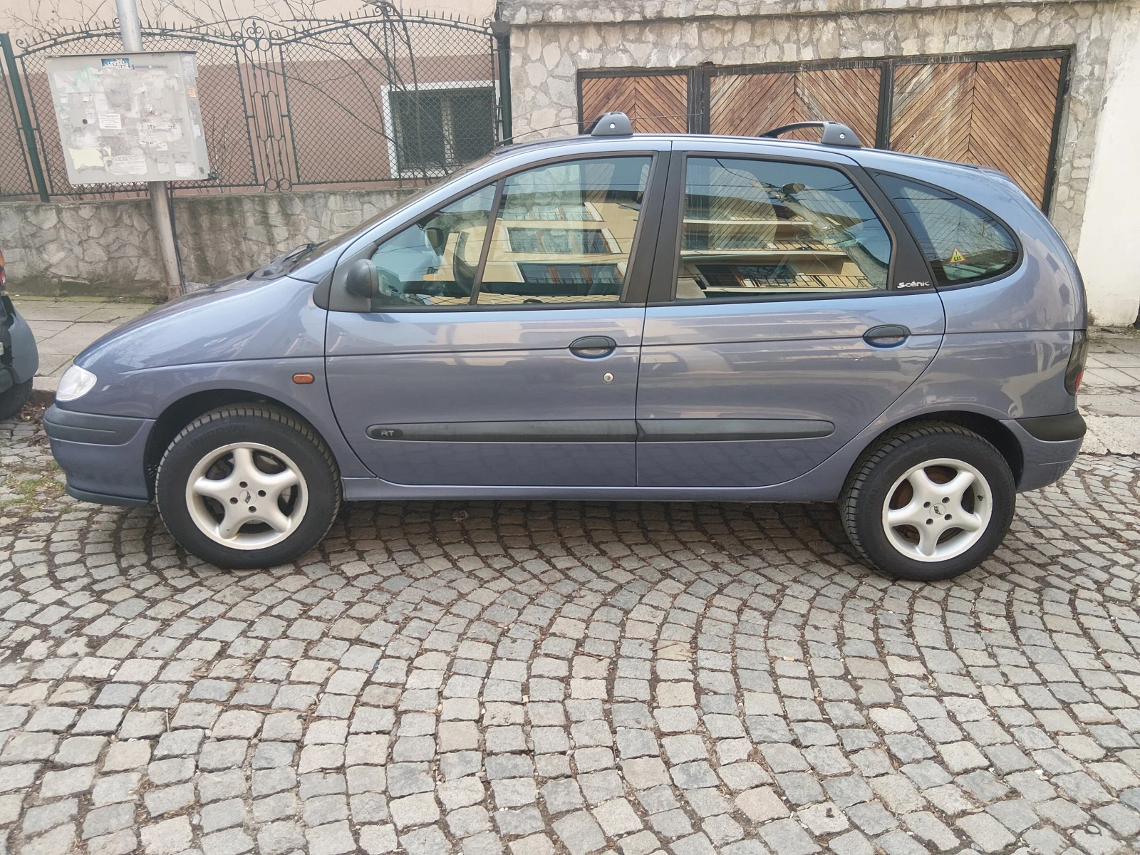 Renault Megane Scenic, снимка 3 - Автомобили и джипове - 53797335
