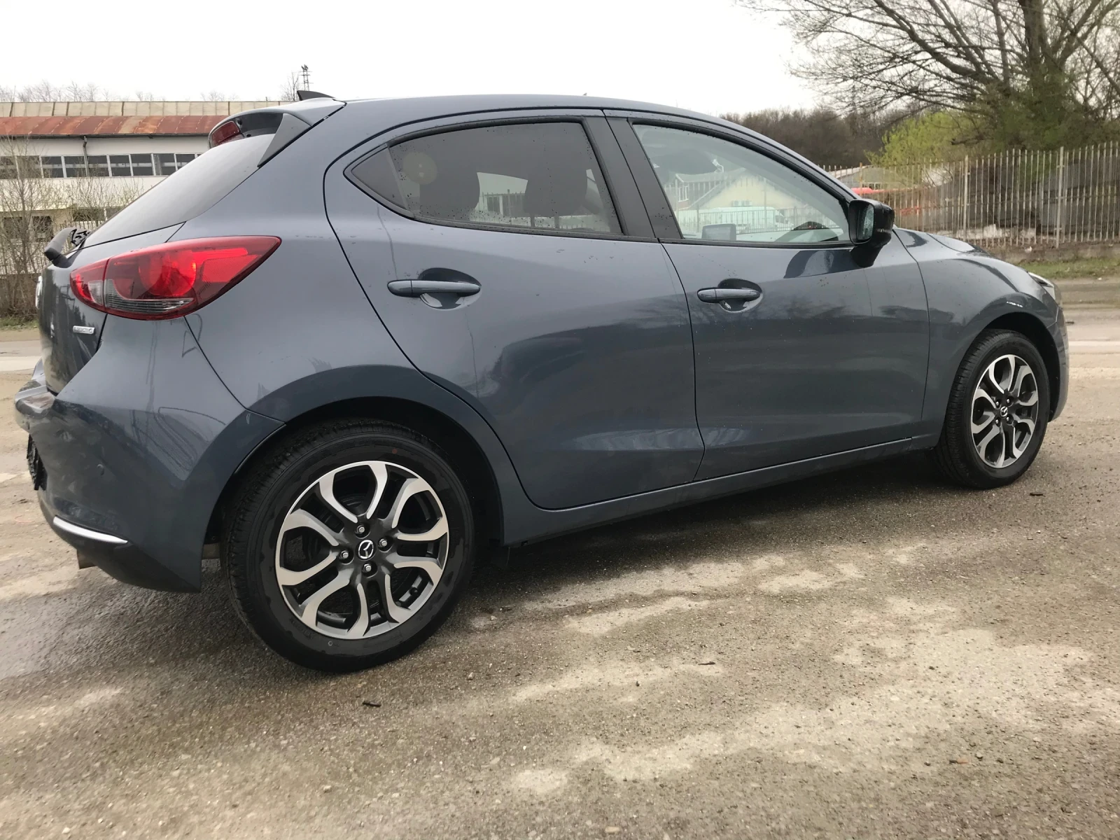Mazda 2 1.5I AVTOMAT , снимка 6 - Автомобили и джипове - 53866737