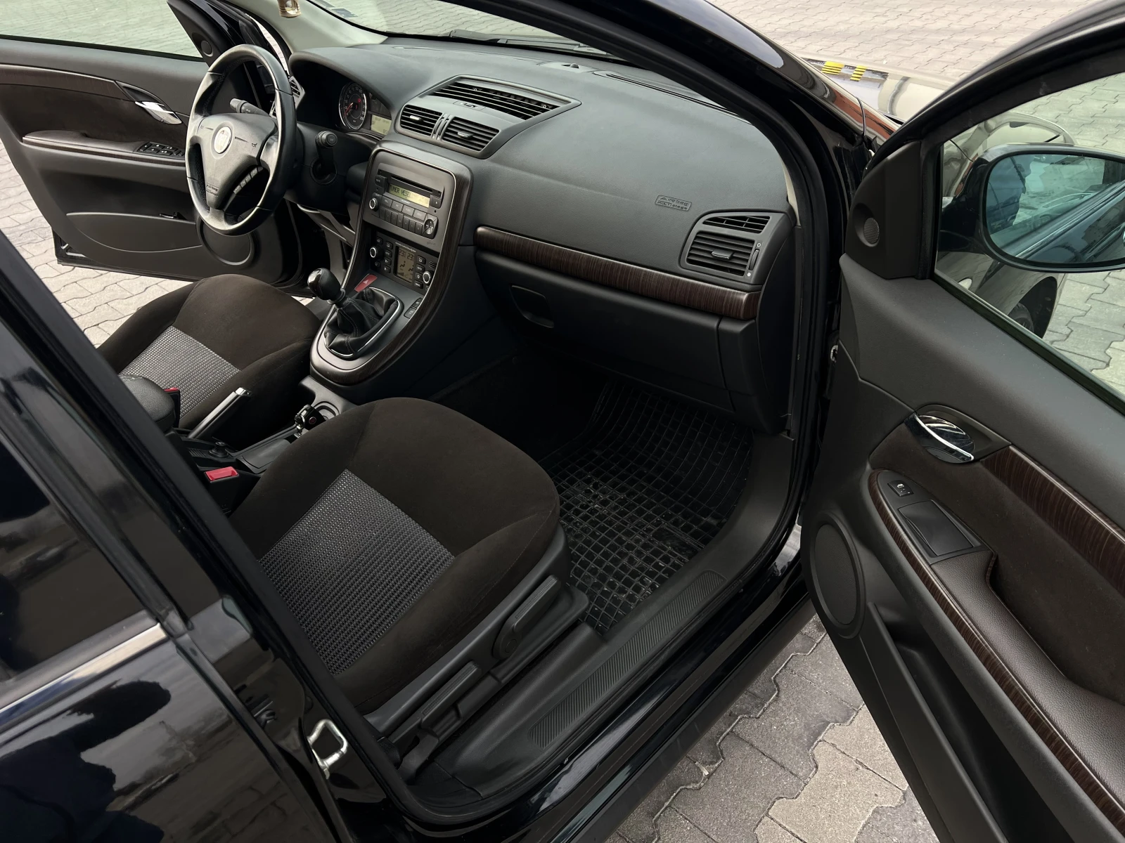 Fiat Croma 1.9 MultiJet 150 К.С МНОГО ЗАПАЗЕН!, снимка 12 - Автомобили и джипове - 53889878