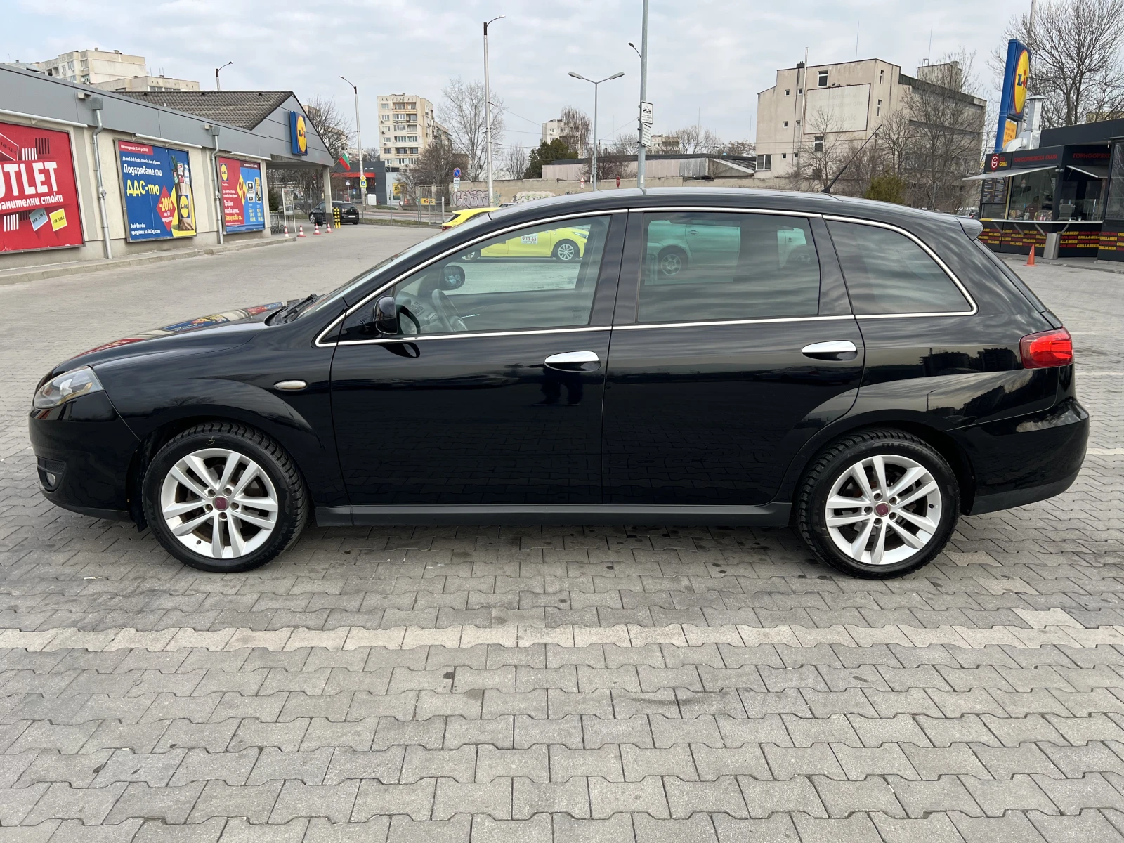 Fiat Croma 1.9 MultiJet 150 К.С МНОГО ЗАПАЗЕН!, снимка 2 - Автомобили и джипове - 53889878