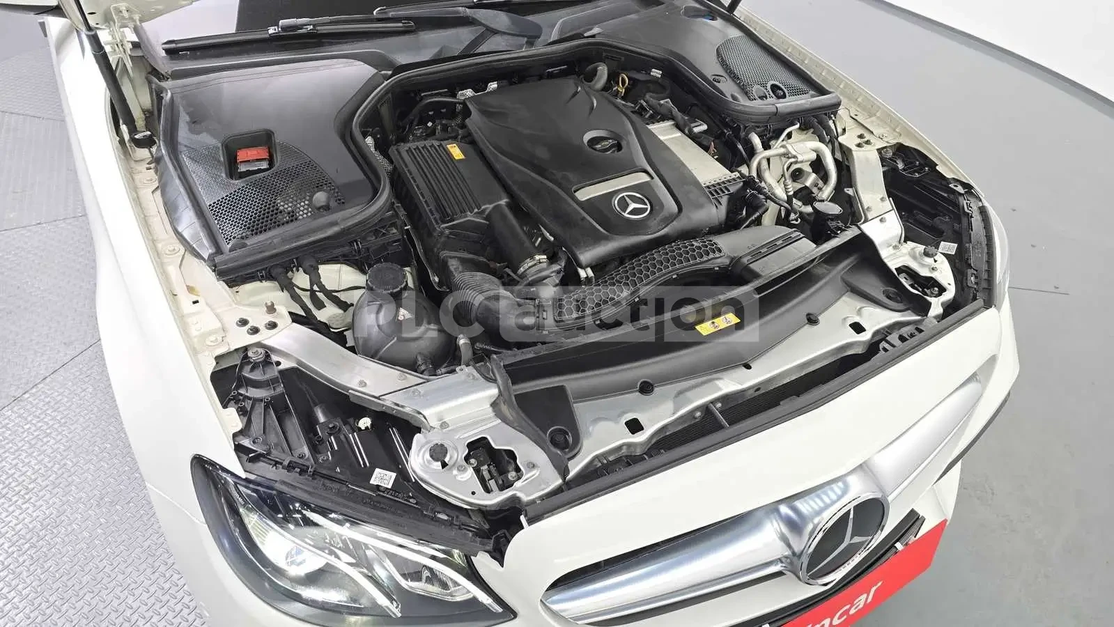 Mercedes-Benz E 300 2018* 63 AMG PK* EXHASUT* KEYLESS* AMBIENT* КРАЙНА, снимка 6 - Автомобили и джипове - 53928352