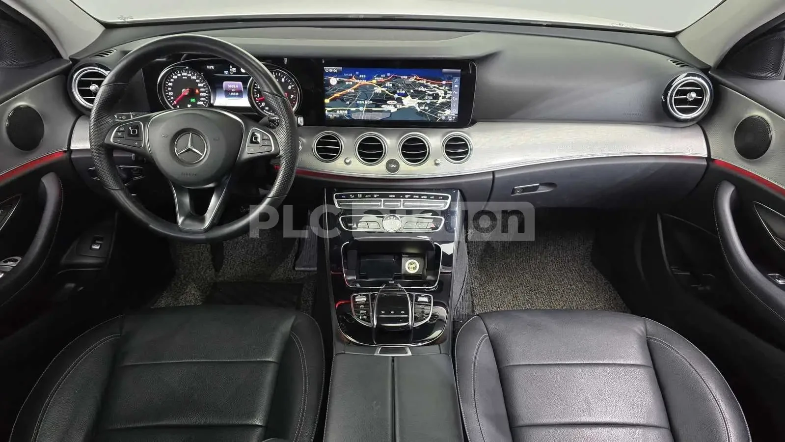Mercedes-Benz E 300 2018* 63 AMG PK* EXHASUT* KEYLESS* AMBIENT* КРАЙНА, снимка 8 - Автомобили и джипове - 53928352