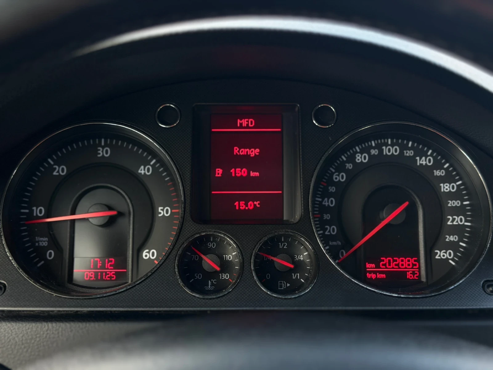 VW Passat 1.9TDI 105кс НАВИ КЛИМАТРОНИК МУЛТИ-ВОЛАН, снимка 17 - Автомобили и джипове - 53985190