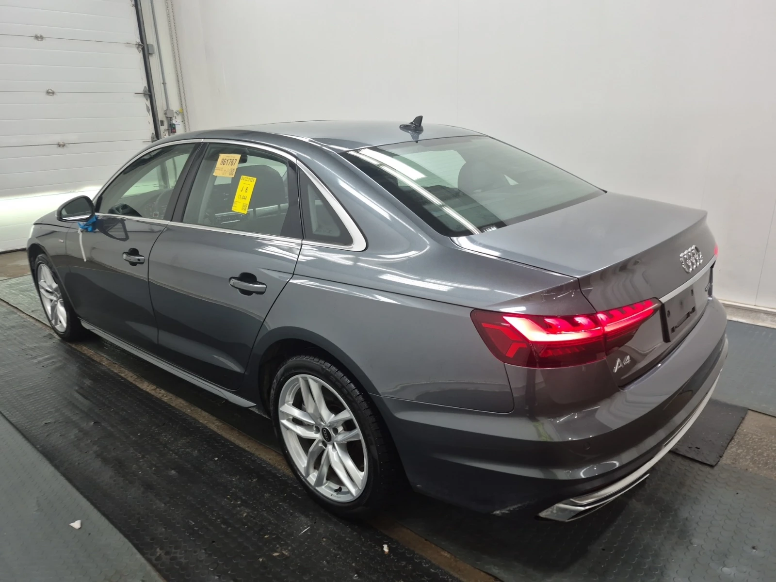 Audi A4 TECHNIK * * CARFAX * * АВТО КРЕДИТ * * , снимка 4 - Автомобили и джипове - 54259145