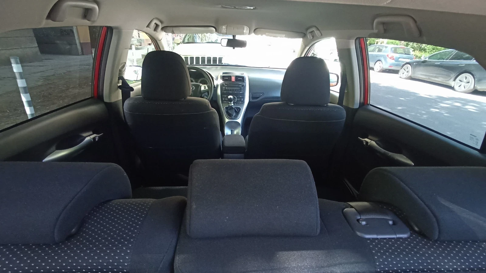 Toyota Auris, снимка 12 - Автомобили и джипове - 54333980