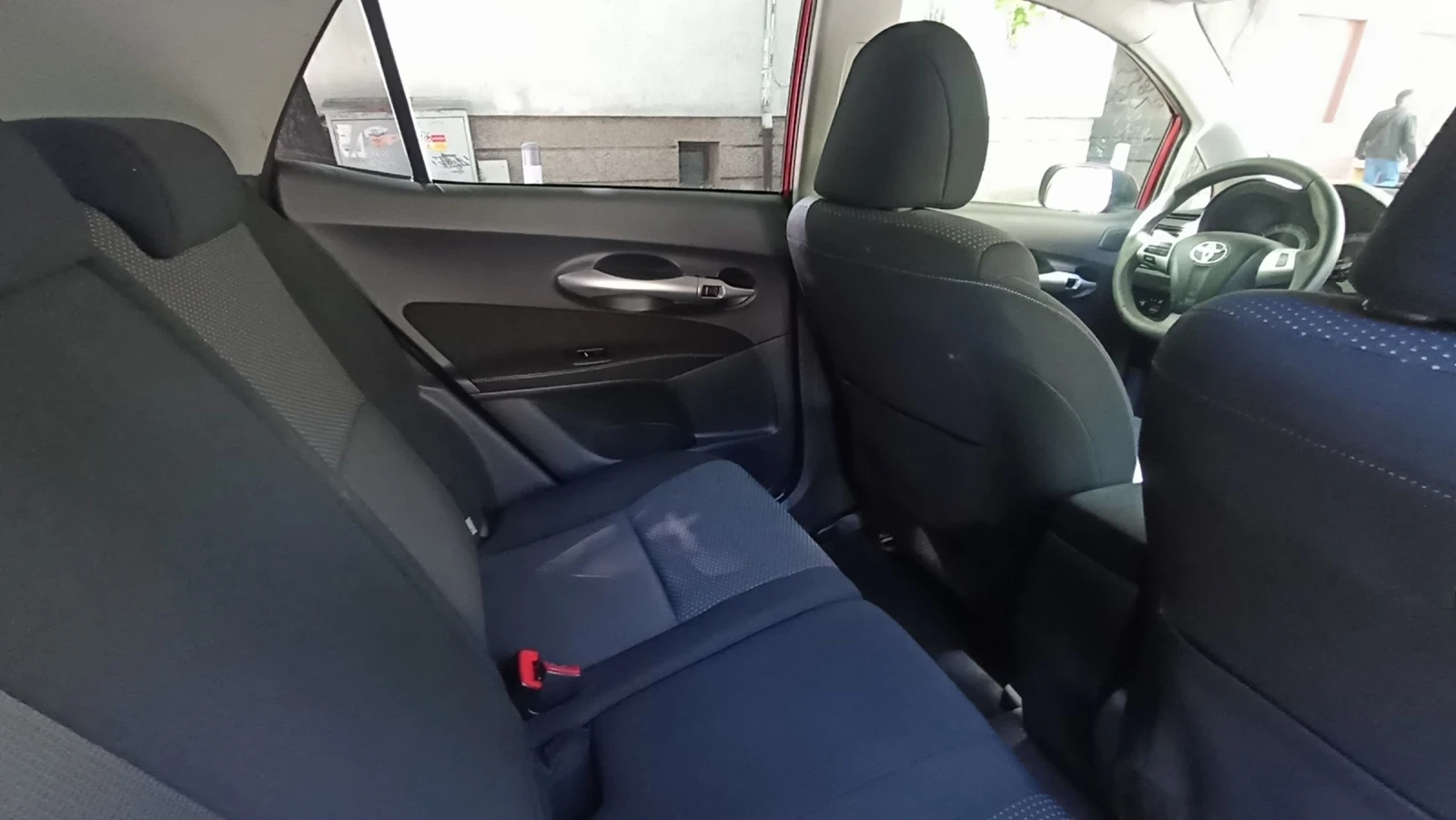 Toyota Auris, снимка 14 - Автомобили и джипове - 54333980