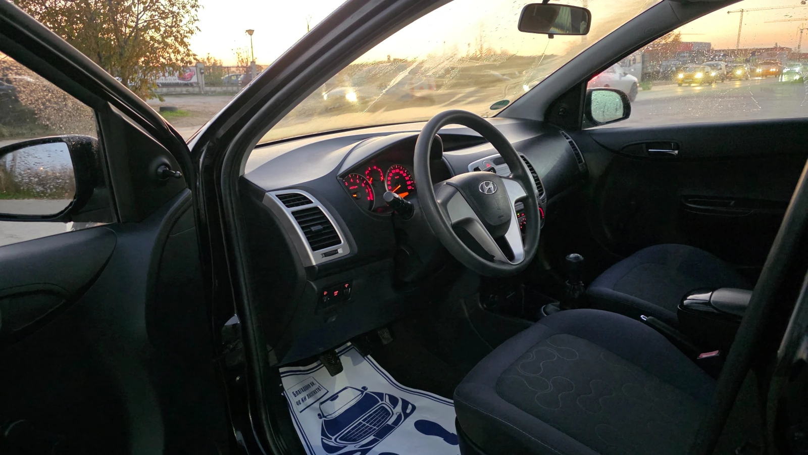 Hyundai I20 1.3i/80hp-АГУ, снимка 8 - Автомобили и джипове - 54598997