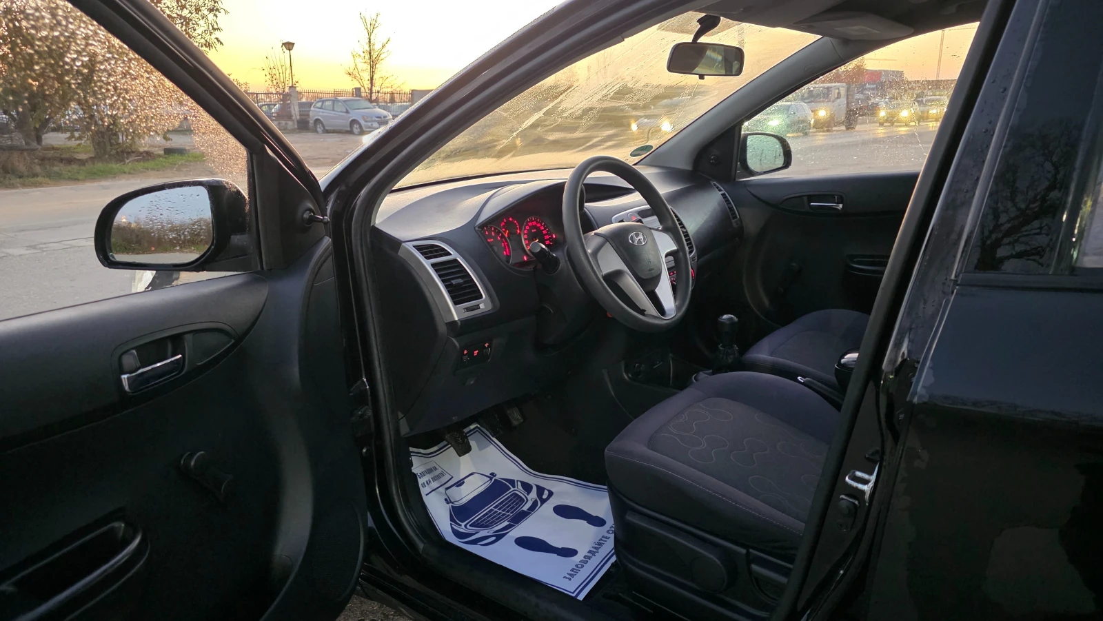 Hyundai I20 1.3i/80hp-АГУ, снимка 7 - Автомобили и джипове - 54598997