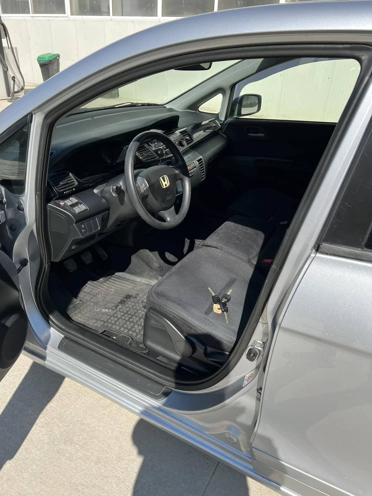 Honda Fr-v, снимка 7 - Автомобили и джипове - 54646050