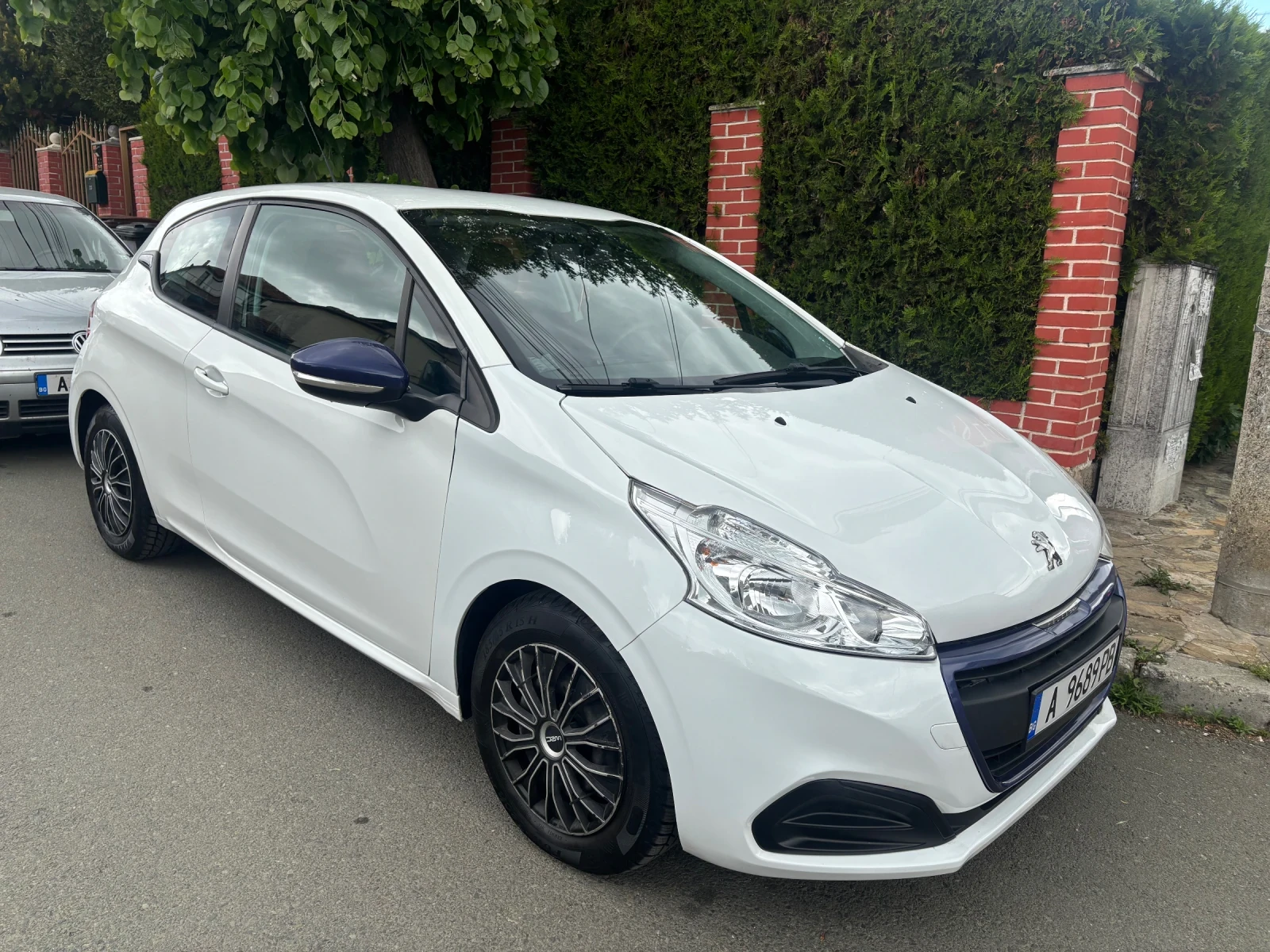 Peugeot 208, снимка 6 - Автомобили и джипове - 54798967