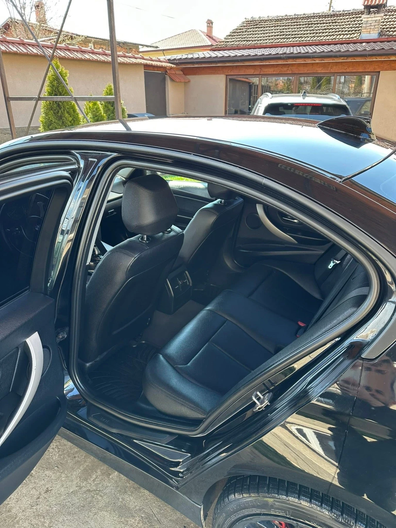 BMW 320, снимка 10 - Автомобили и джипове - 54840378