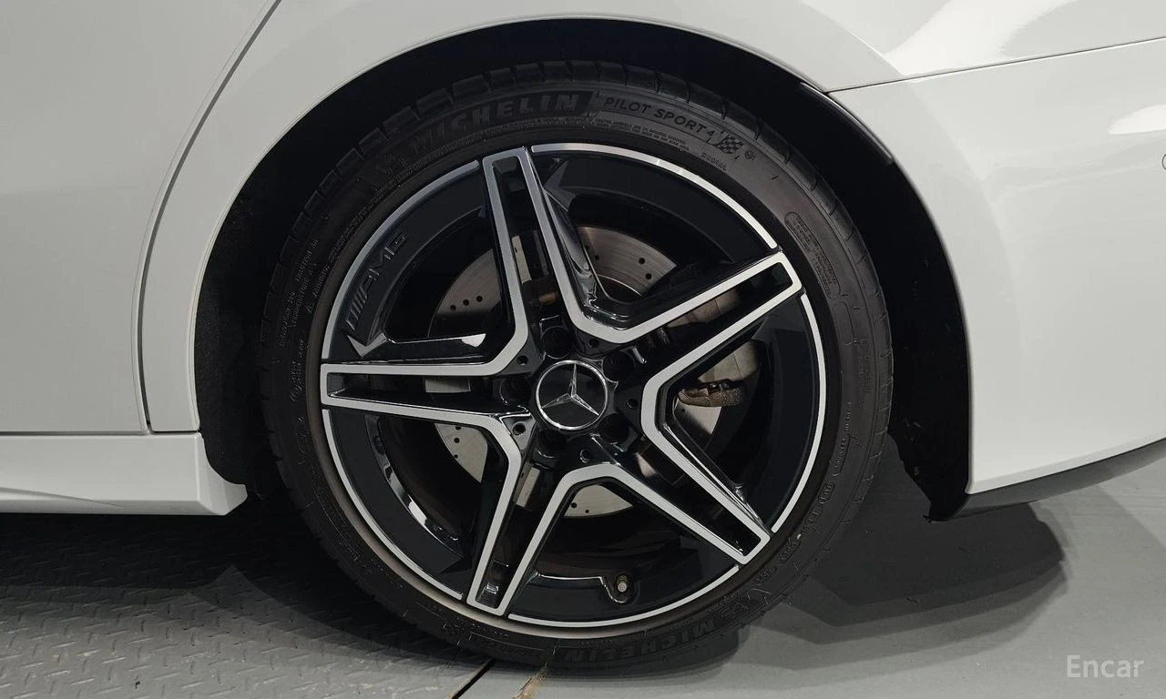 Mercedes-Benz A 35 AMG* 4MATIC* ПОДГРЕВ* НАВИГАЦИЯ, снимка 15 - Автомобили и джипове - 54866483