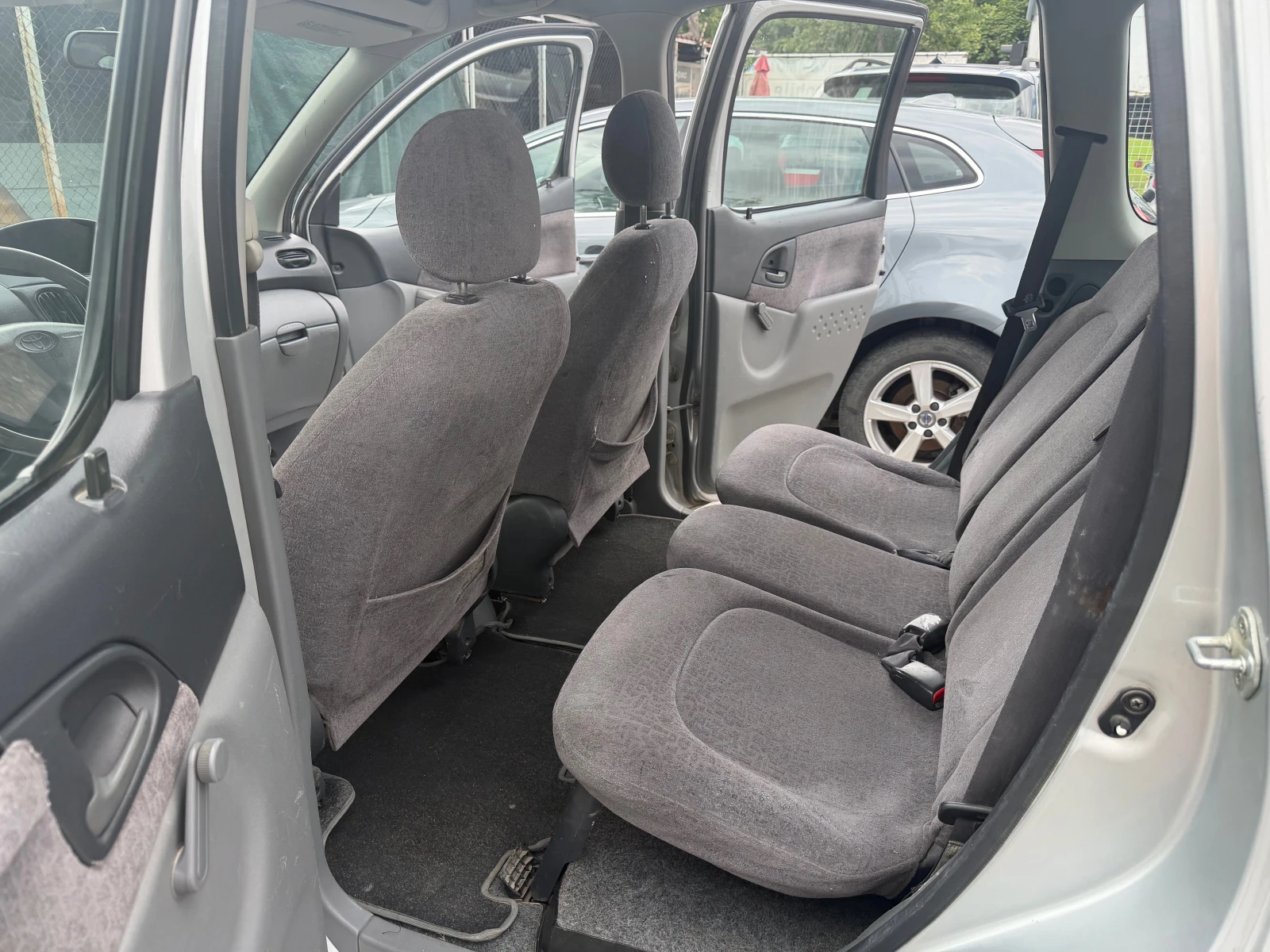 Toyota Yaris verso 1.3iVVT GAS KLIMA , снимка 13 - Автомобили и джипове - 54974658
