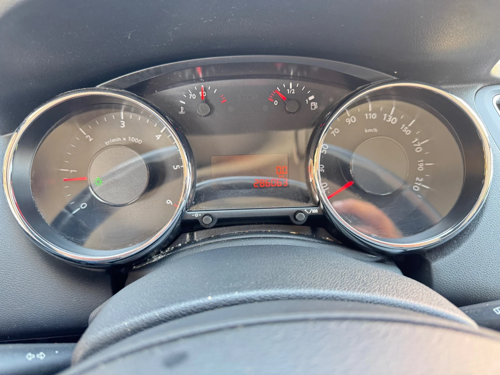 Peugeot 5008, снимка 6 - Автомобили и джипове - 55207158