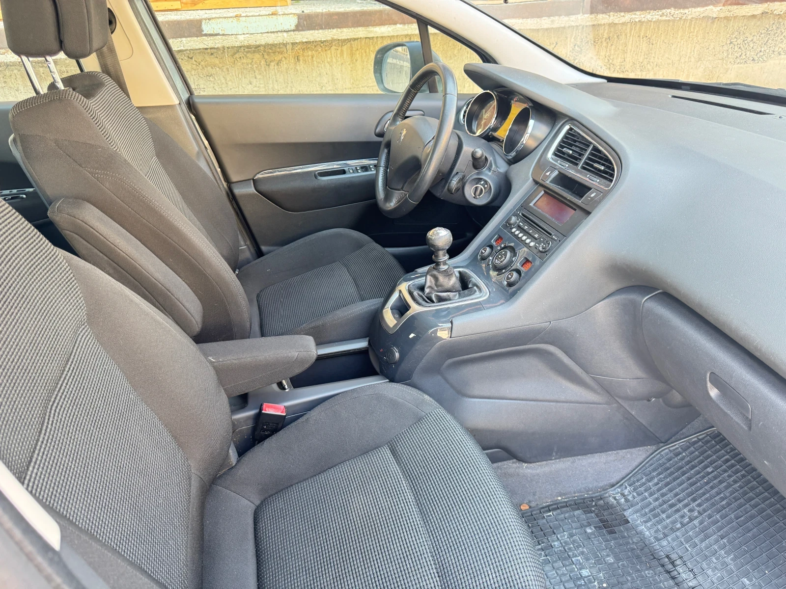 Peugeot 5008, снимка 9 - Автомобили и джипове - 55207158