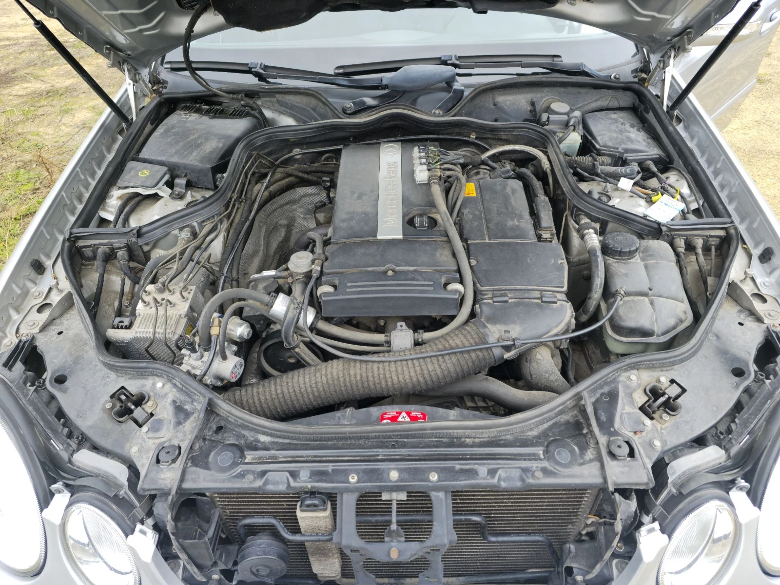 Mercedes-Benz E 200, снимка 10 - Автомобили и джипове - 55383224