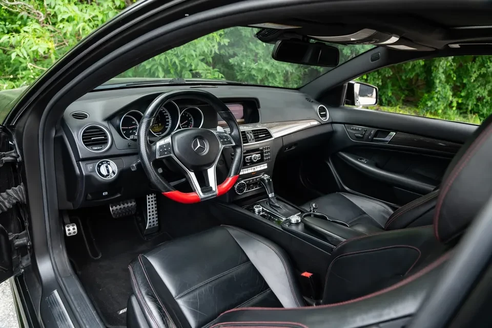 Mercedes-Benz C 63 AMG BLACK SERIES KIT | CARFAX |  , снимка 7 - Автомобили и джипове - 55614948