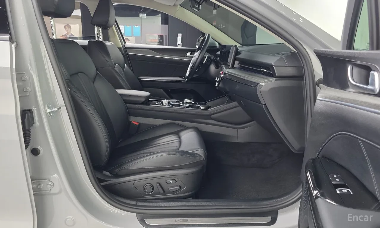 Kia K5 SIGNATURE| DISTRO| HUD| ОБДУХ| 360| БЕЗ ИНЦИДЕНТИ , снимка 9 - Автомобили и джипове - 55959772