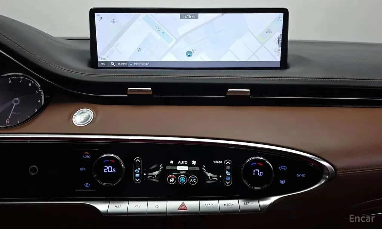 Genesis GV70 * 2.5T * AWD * Обдухване * Keyless * , снимка 14 - Автомобили и джипове - 56295107