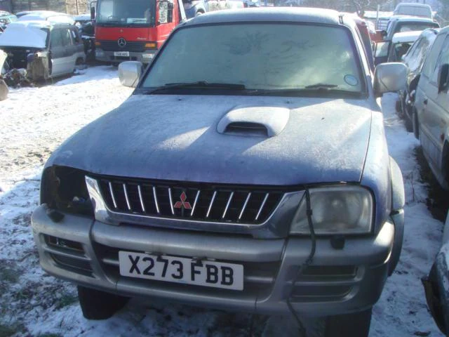 Mitsubishi L200 2.5TDi, снимка 4 - Автомобили и джипове - 46834527