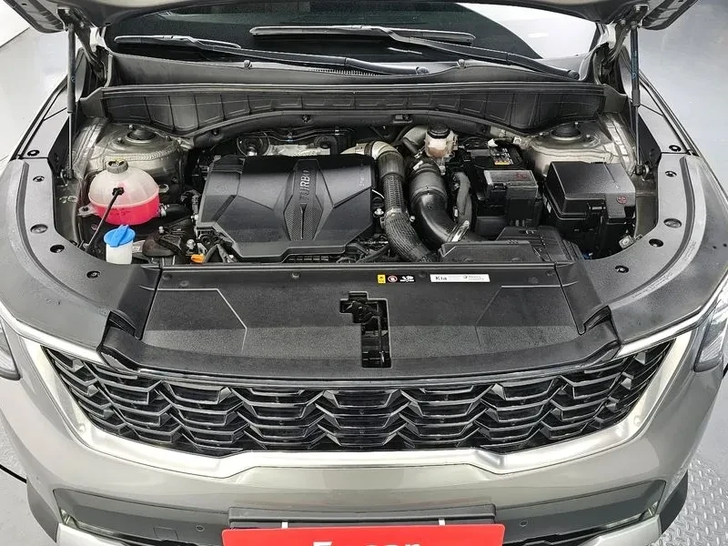 Kia Sorento 2.5L Turbo GDI / Carfax, снимка 5 - Автомобили и джипове - 54985506