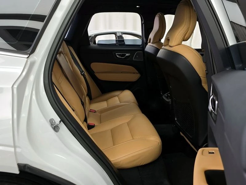 Volvo XC60 КРАЙНА ЦЕНА: 29192 EUR, снимка 12 - Автомобили и джипове - 55967151
