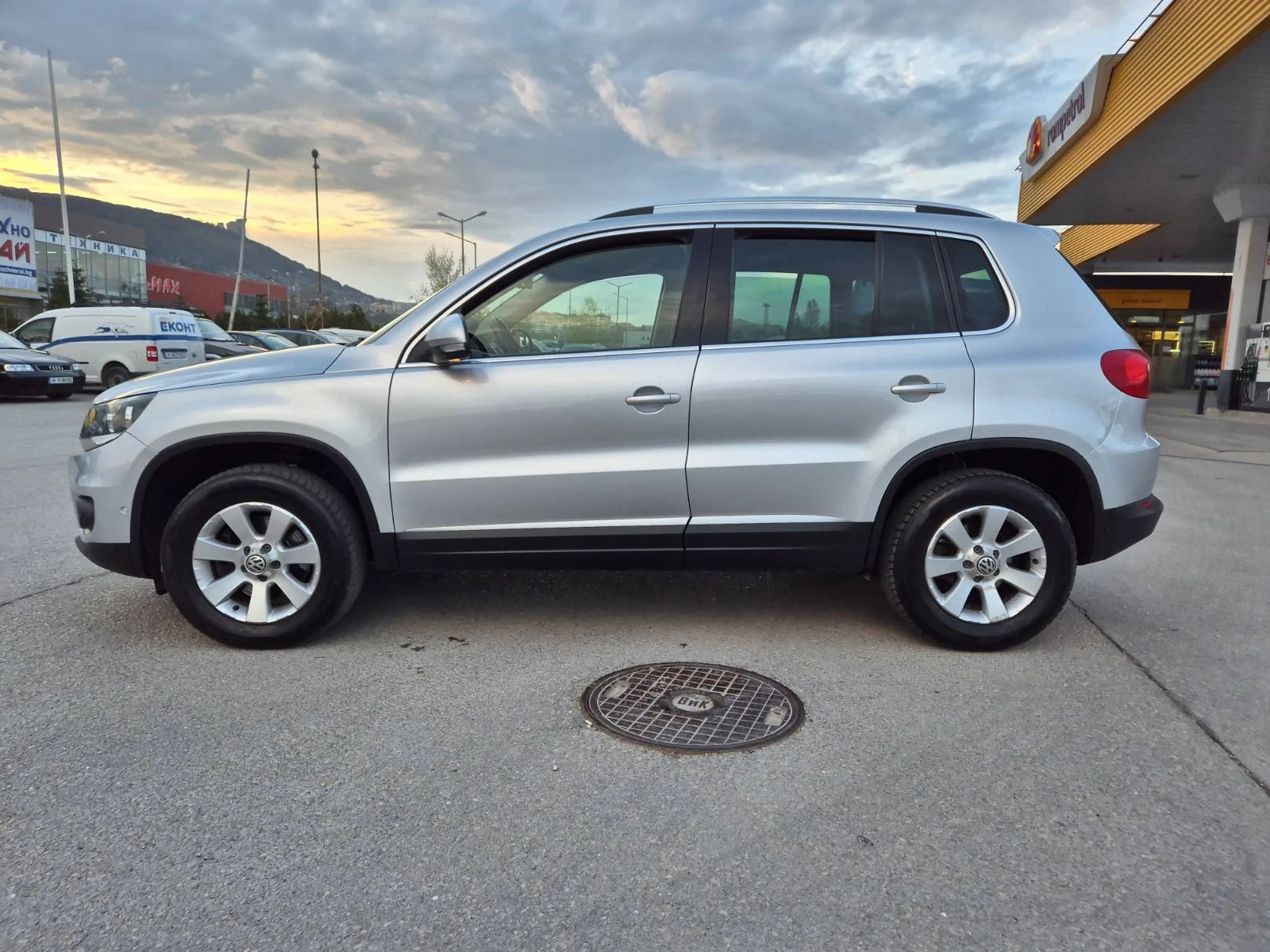 VW Tiguan 2.0TDI 4X4 DSG - изображение 4