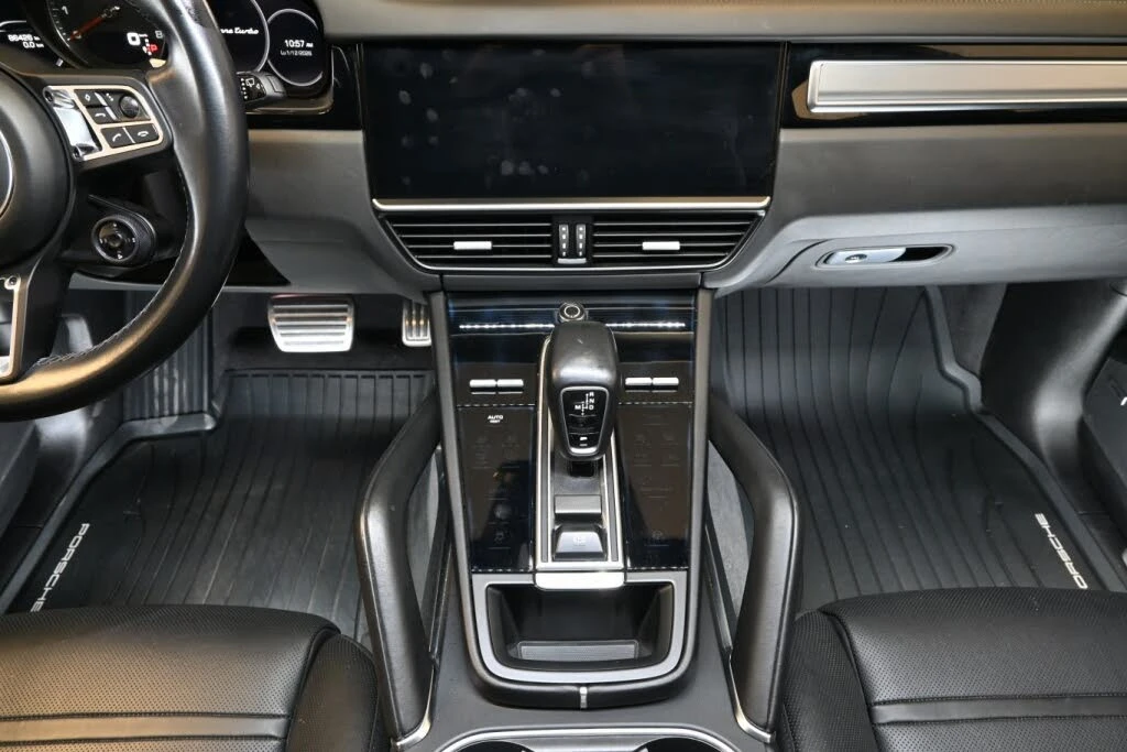 Porsche Cayenne Turbo * Pano * BOSE * АвтоКредит* (Цена до БГ), снимка 12 - Автомобили и джипове - 53740614