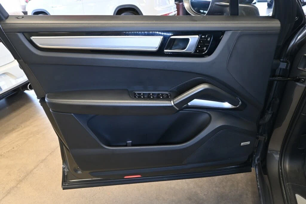 Porsche Cayenne Turbo * Pano * BOSE * АвтоКредит* (Цена до БГ), снимка 14 - Автомобили и джипове - 53740614