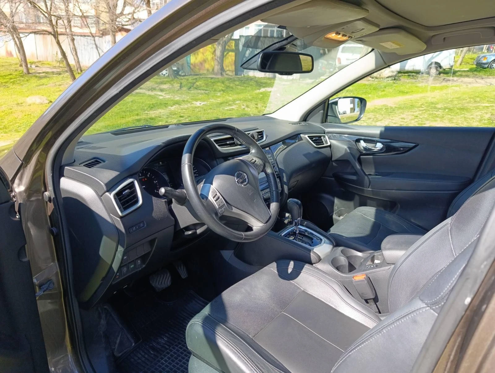 Nissan Qashqai 1.6cdi, снимка 6 - Автомобили и джипове - 53830217