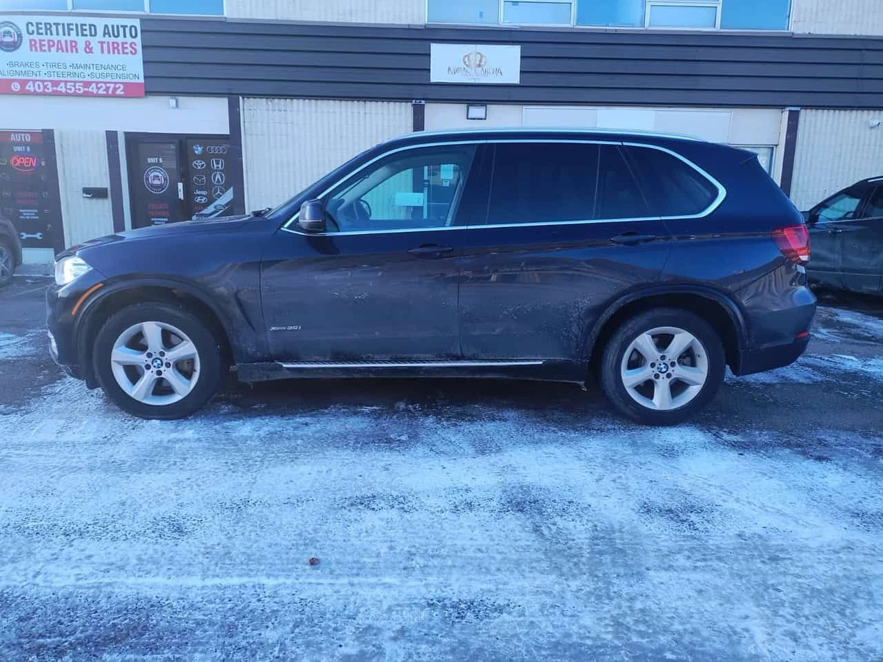 BMW X5 * xDrive35i * COMFORT SEATS* ОБДУХВАНЕ* H/K* ПАНОР, снимка 2 - Автомобили и джипове - 53906874