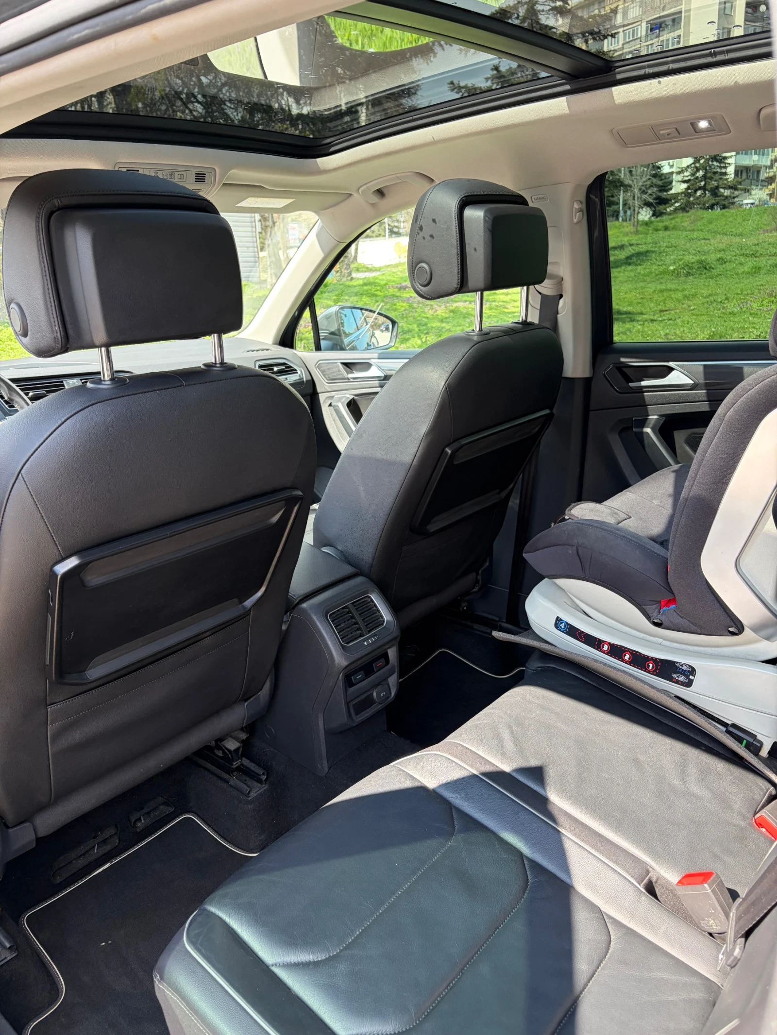 VW Tiguan R line BiTDI, снимка 7 - Автомобили и джипове - 54041813