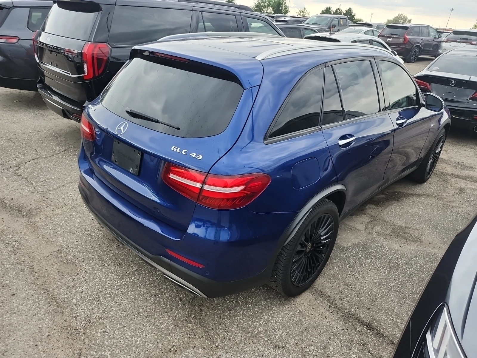Mercedes-Benz GLC 43 AMG 4MATIC/BURMESTER/PANO/360, снимка 4 - Автомобили и джипове - 54977965