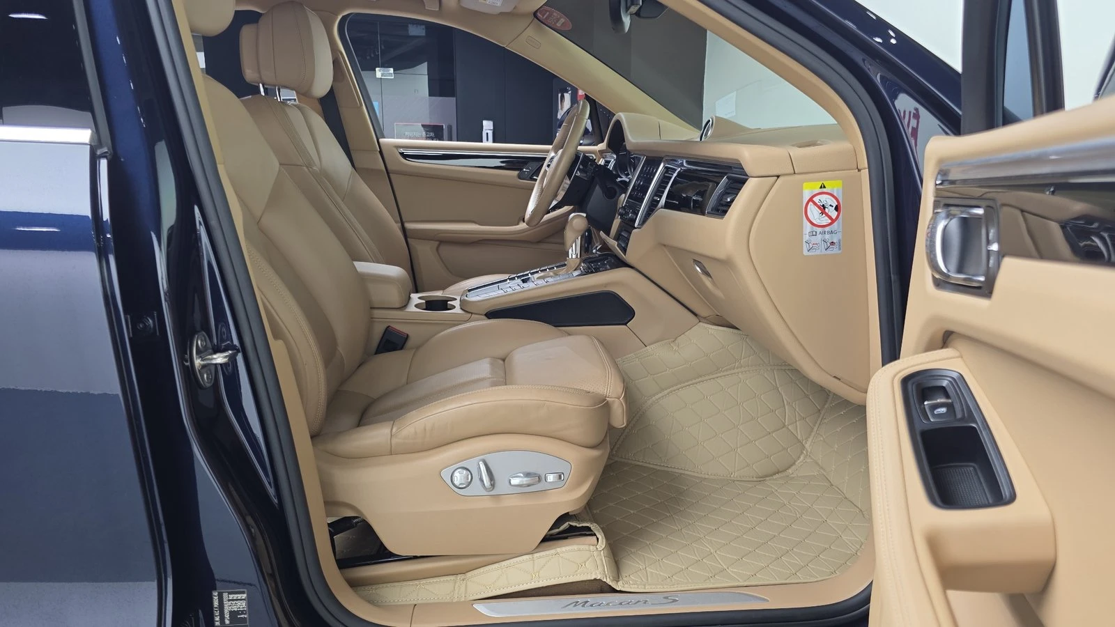 Porsche Macan S Diesel* ЛЮК* ПОДГРЕВ ВОЛАН* КРАЙНА ЦЕНА, снимка 11 - Автомобили и джипове - 55271965