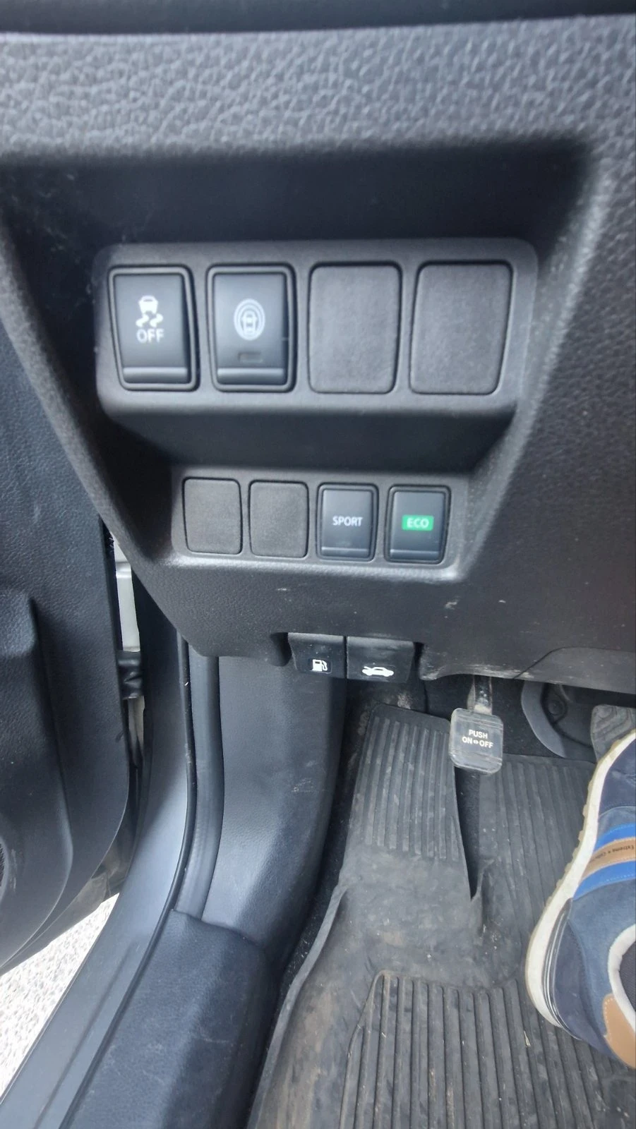 Nissan Qashqai, снимка 9 - Автомобили и джипове - 56452351