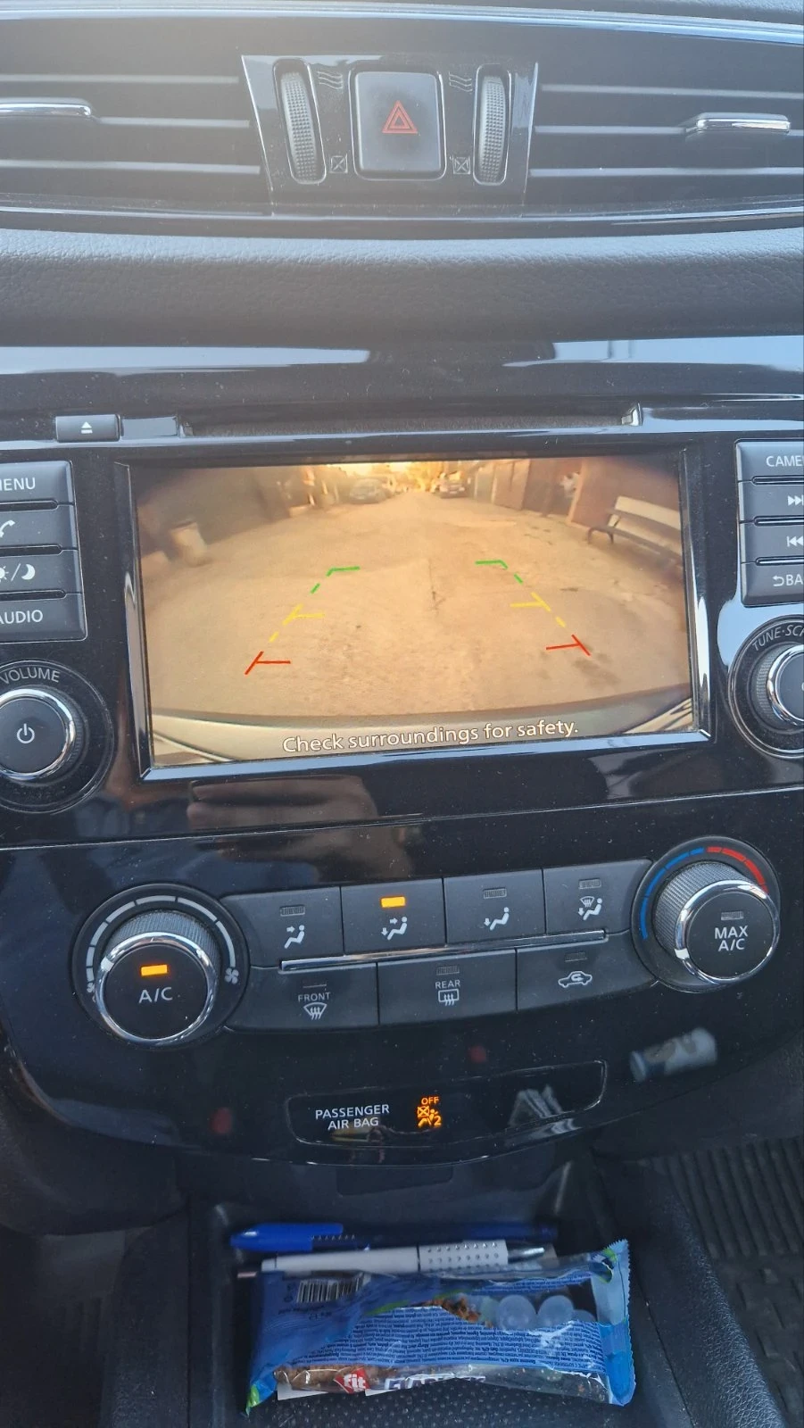 Nissan Qashqai, снимка 8 - Автомобили и джипове - 56452351