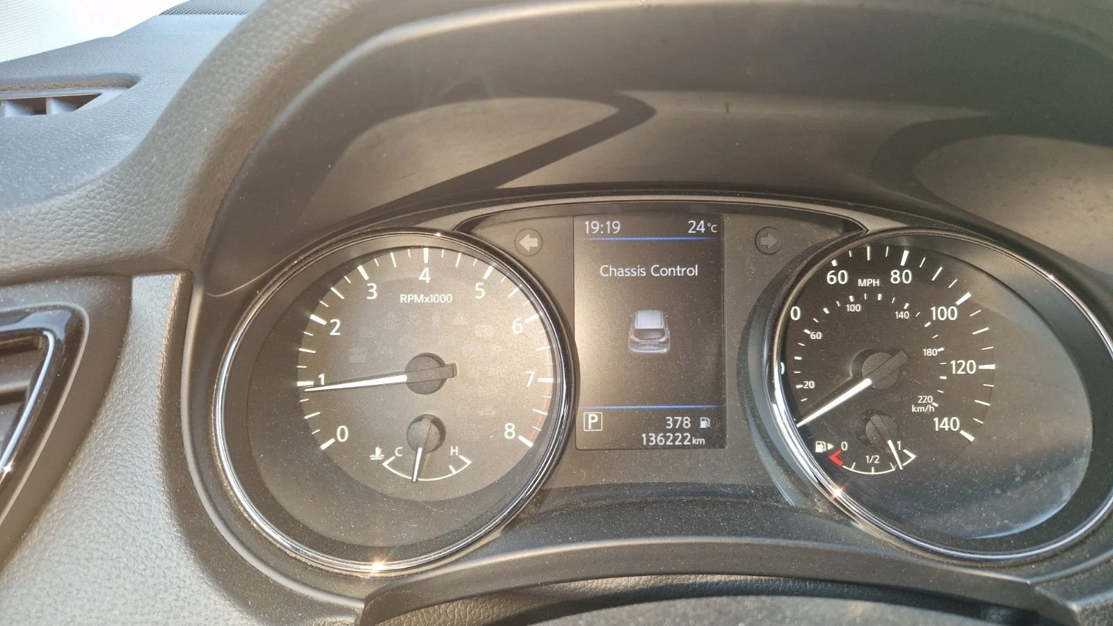 Nissan Qashqai, снимка 11 - Автомобили и джипове - 56452351