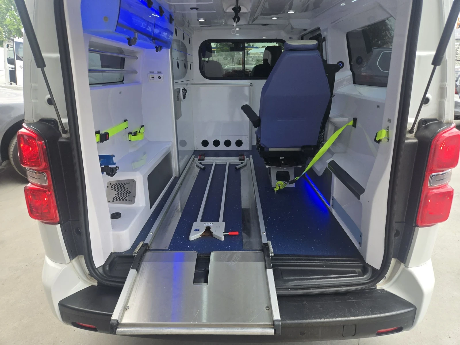 Citroen Jumpy, снимка 11 - Бусове и автобуси - 55060943