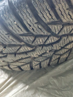 Гуми Зимни 215/65R16, снимка 5