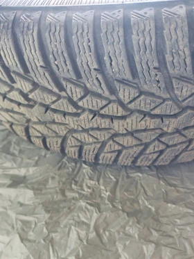 Гуми Зимни 215/65R16, снимка 6