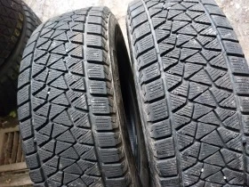 Гуми Зимни 215/70R16, снимка 1 - Гуми и джанти - 39148386