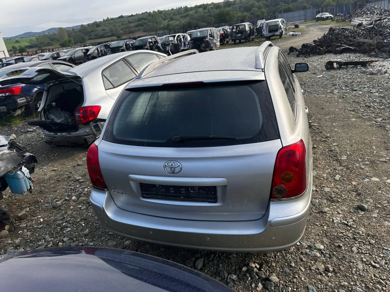 Toyota Avensis 1.8 VVT-I 129кс. НА ЧАСТИ, снимка 3 - Автомобили и джипове - 52982424