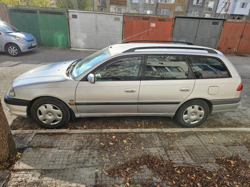 Toyota Avensis, снимка 3 - Автомобили и джипове - 48180806