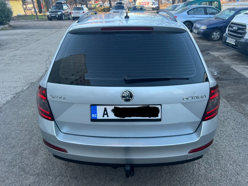 Skoda Octavia 2.0TDI 4x4 Laurin Klement CANTON ДОБРО СЪСТОЯНИЕ, снимка 6 - Автомобили и джипове - 48408943