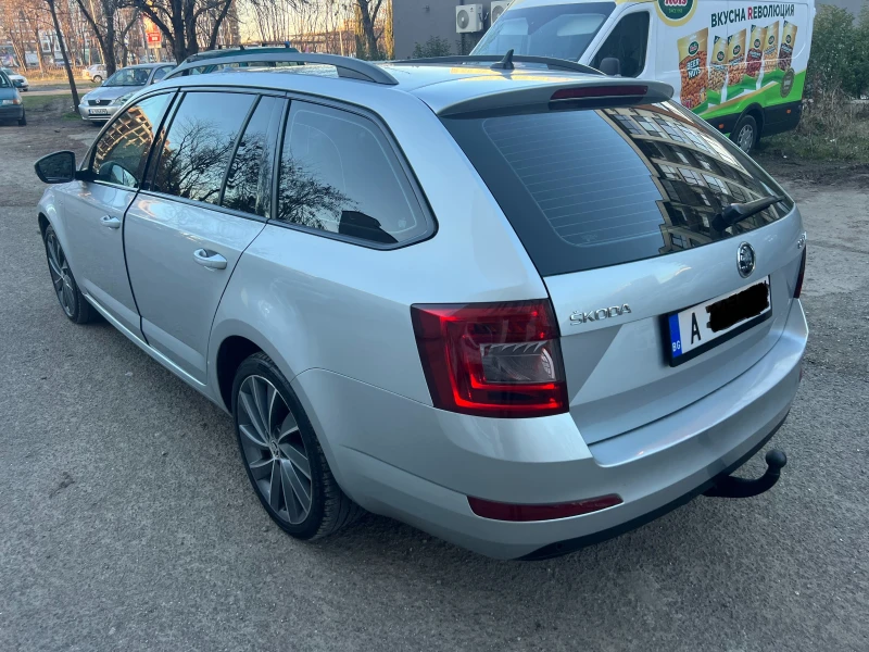 Skoda Octavia 2.0TDI 4x4 Laurin Klement CANTON ДОБРО СЪСТОЯНИЕ, снимка 5 - Автомобили и джипове - 48408943