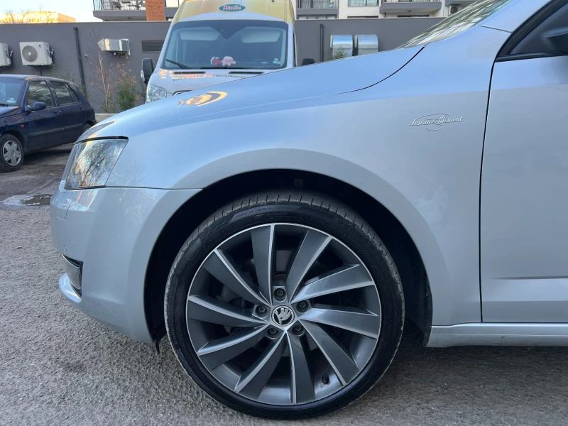 Skoda Octavia 2.0TDI 4x4 Laurin Klement CANTON ДОБРО СЪСТОЯНИЕ, снимка 9 - Автомобили и джипове - 48408943