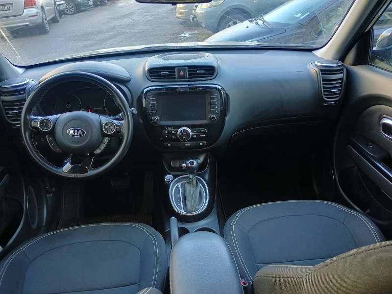 Kia Soul Автоматик, снимка 9 - Автомобили и джипове - 48761952