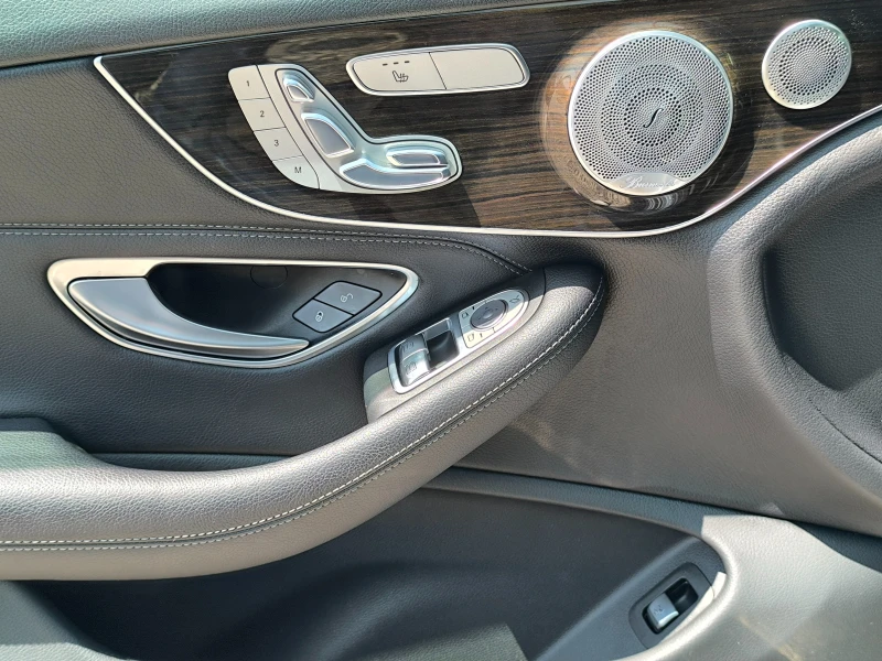 Mercedes-Benz C 300 AMG Line, снимка 14 - Автомобили и джипове - 51130153