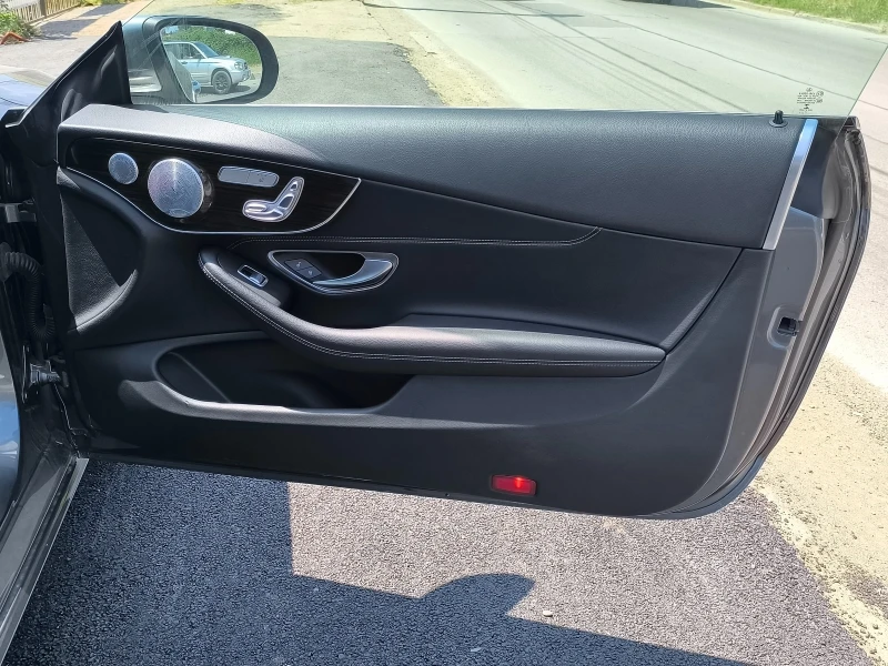 Mercedes-Benz C 300 AMG Line, снимка 15 - Автомобили и джипове - 51130153